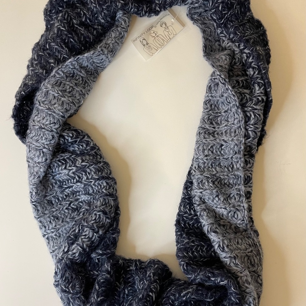 Infinity Loop Scarf - Picture 3 of 4